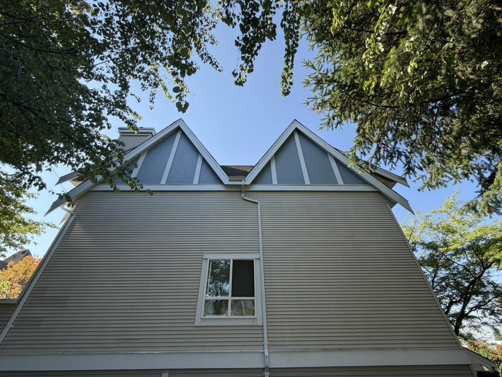 Tudor Grove, Burnaby, photo 2