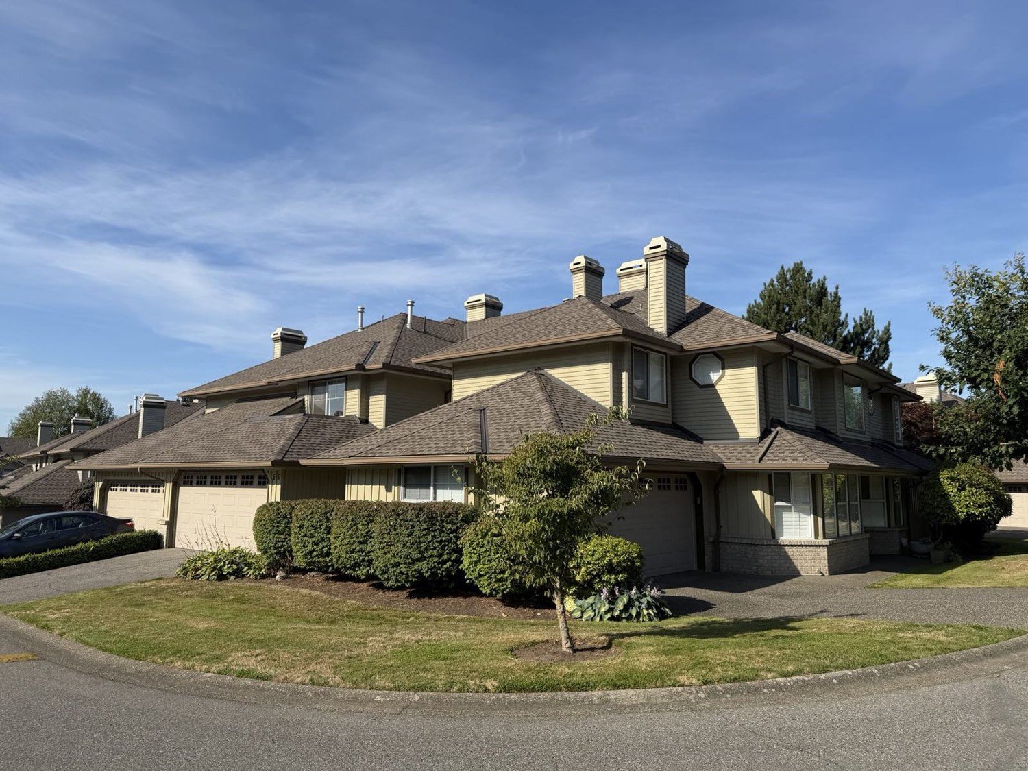 Oaktree townhomes, Surrey